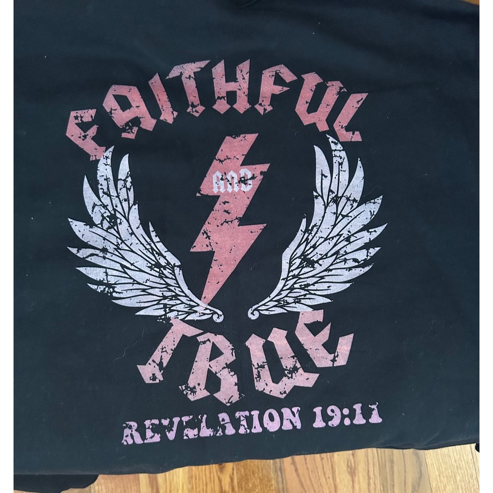 Gildan Heavy Blend Faithful and True Revelation 19:11 Graphic Sweatshirt Black M